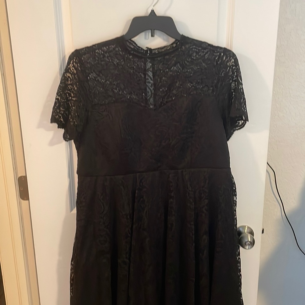 Black lace illusion midi dress